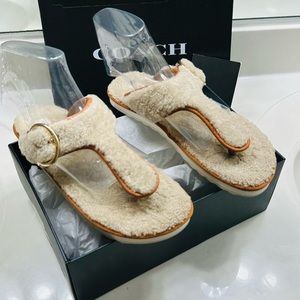😁SOLD😁 Authentic Coach Women’s Beige & Brown Fuzzy Thong Sandals  10B
